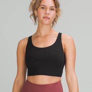 NWT LULULEMON NULU FRONT-DARTING YOGA BRA ✨🎉🎉✨